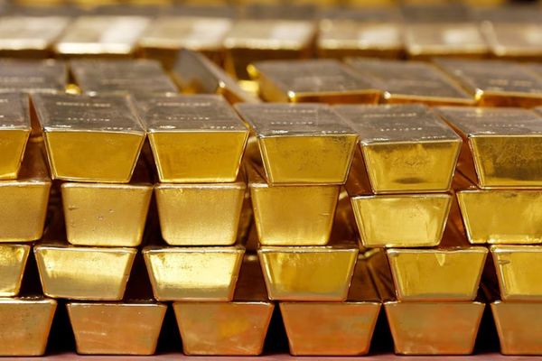 لماذا تتجه الدول إلى تخزين الذهب؟