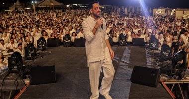 رامى جمال فى حفل استثنائى بالساحل الشمالى وجمهوره يغنّى معه كل كلمة