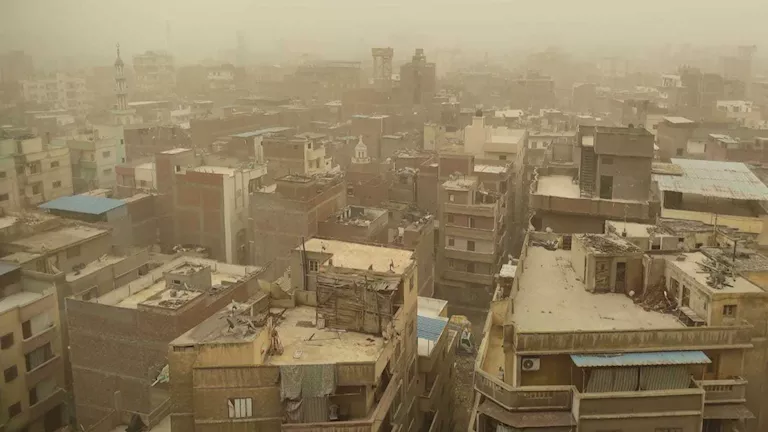 عاصفة ترابية تضرب البحيرة اليوم وتؤدي لانعدام الرؤية وتحذيرات للمواطني