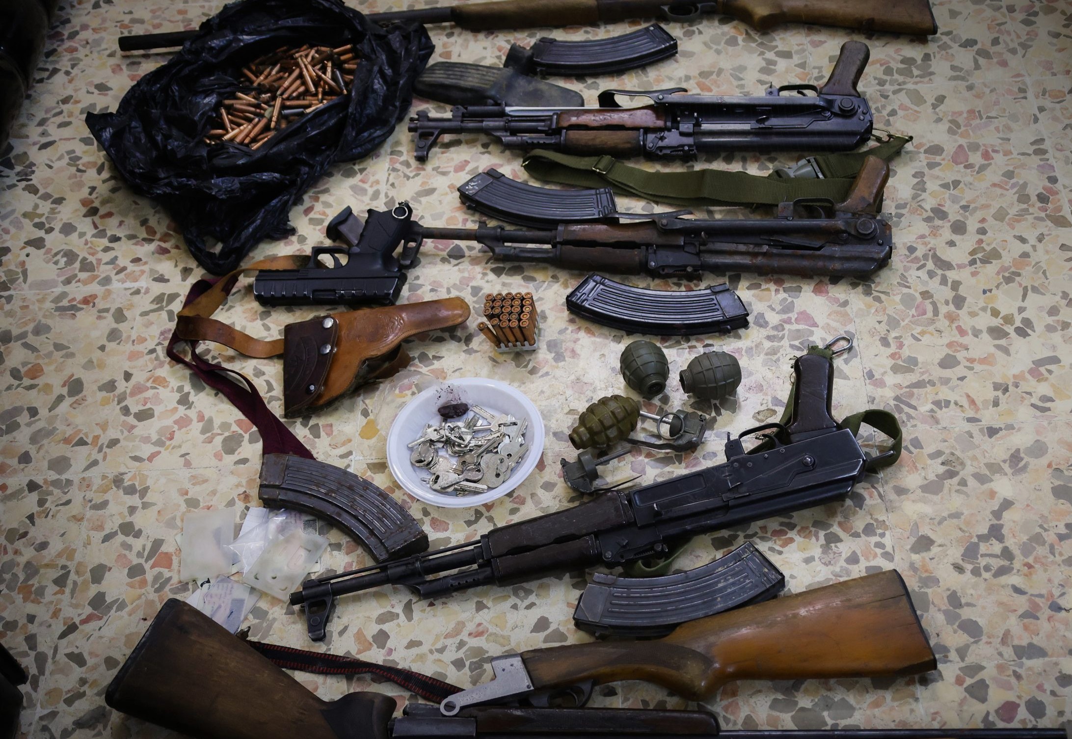 توقيف 5 مشتبهين بتنفيذ عمليات سلب في مصياف بريف حماة