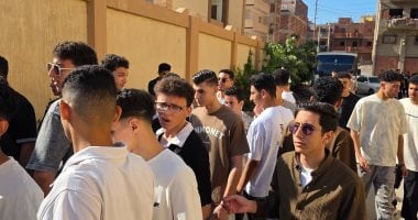 العصا الإلكترونية تفرض الانضباط أمام لجان الثانوية بالإسماعيلية