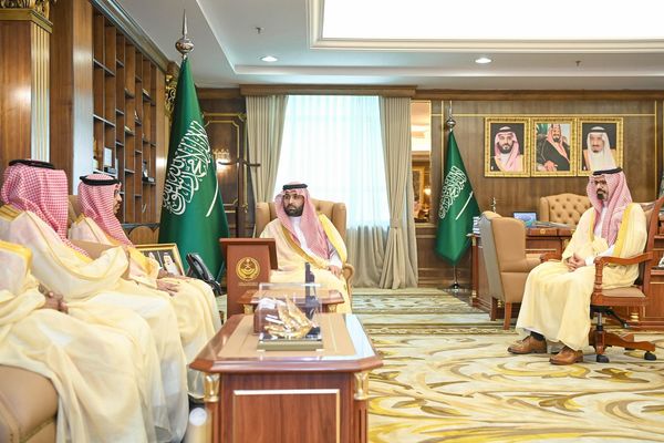 أمير جازان يدشّن الأسبوع العالمي للتحصين