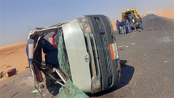 إصابة 7 أشخاص في انقلاب سيارة بطريق أسيوط سوهاج
