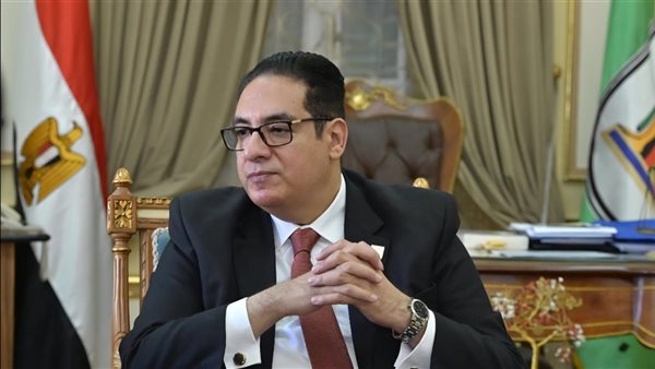 رئيس جامعة القاهرة: تطوير البرامج الدراسية لتعزيز فرص التوظيف للخريجين