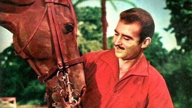 ناقد: أحمد مظهر لم يكن مجرد نجم سينمائي بل بطل عسكري وأيقونة فنية صنعت تاريخا استثنائيا