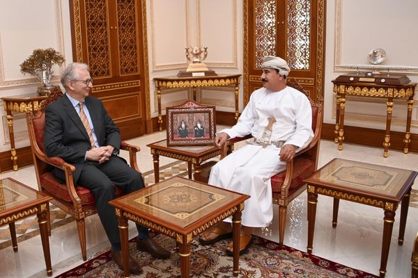 وزير المكتب السلطاني يستقبل السفير الألماني المعتمد لدى اليمن