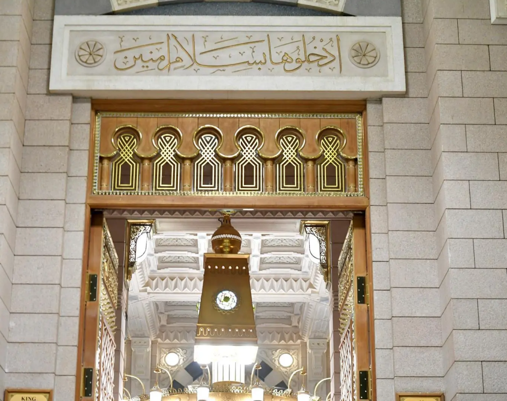 أبواب المسجد النبوي.. تحف معمارية تجسد عناية التاريخ وروعة الحاضر