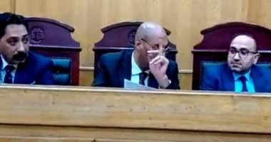 قاض جنايات المنصورة يوجه كلمة قاسية لطبيب تعدى على مريضة: ستر ربنا أزيل من عليك