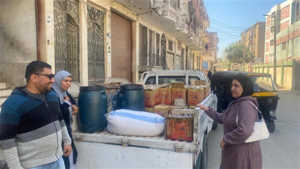 ضبط أطنان من زيت التموين قبل طرحها في السوق السوداء بشبين القناطر