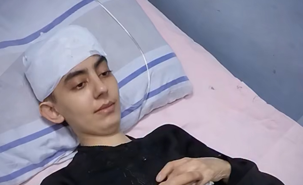 طالبة في جامعة الفرات تدخل في غيبوبة بسبب سوء التشخيص و تعاني من استسقاء في الدماغ ( فيديو )