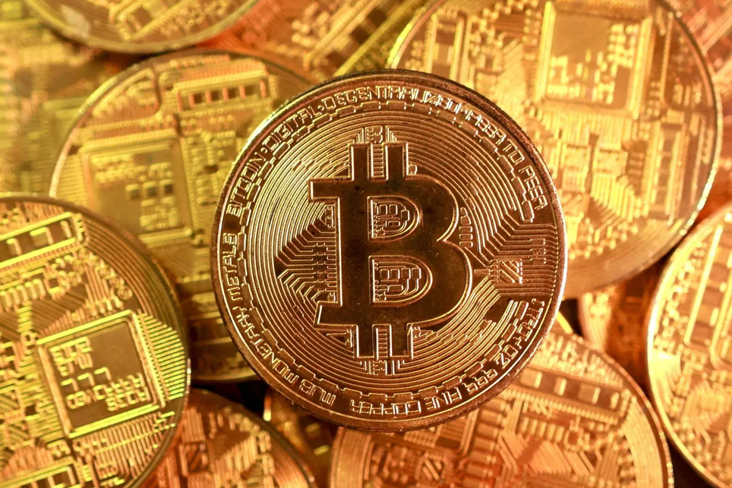البتكوين دون الـ 60 ألف دولار للمرة الأولى منذ تشرين الأول 2024