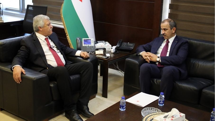 وزير النقل والسفير التركي يؤكدان أهمية الربط السككي