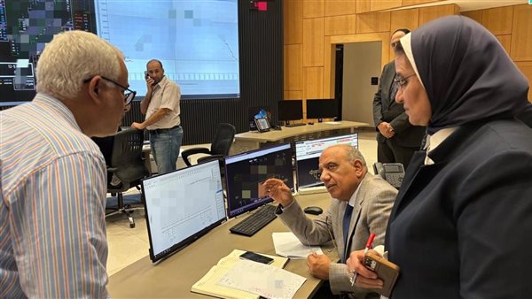 وزير الكهرباء يتابع سير العمل بالمركز القومي للتحكم في الطاقة لتأمين الشبكة الموحدة