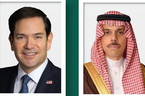 هاتفياً... فيصل بن فرحان ووزير خارجية أميركا يبحثان مستجدات الأوضاع في المنطقة
