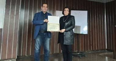 معهد الإسكندرية للإعلام يكرم الدكتور محمد ثروت بالتعاون مع وزارة التعليم العالى