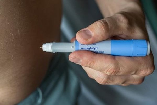 طبيب يشرح كيف تهدد حقن إنقاص الوزن صحة العظام