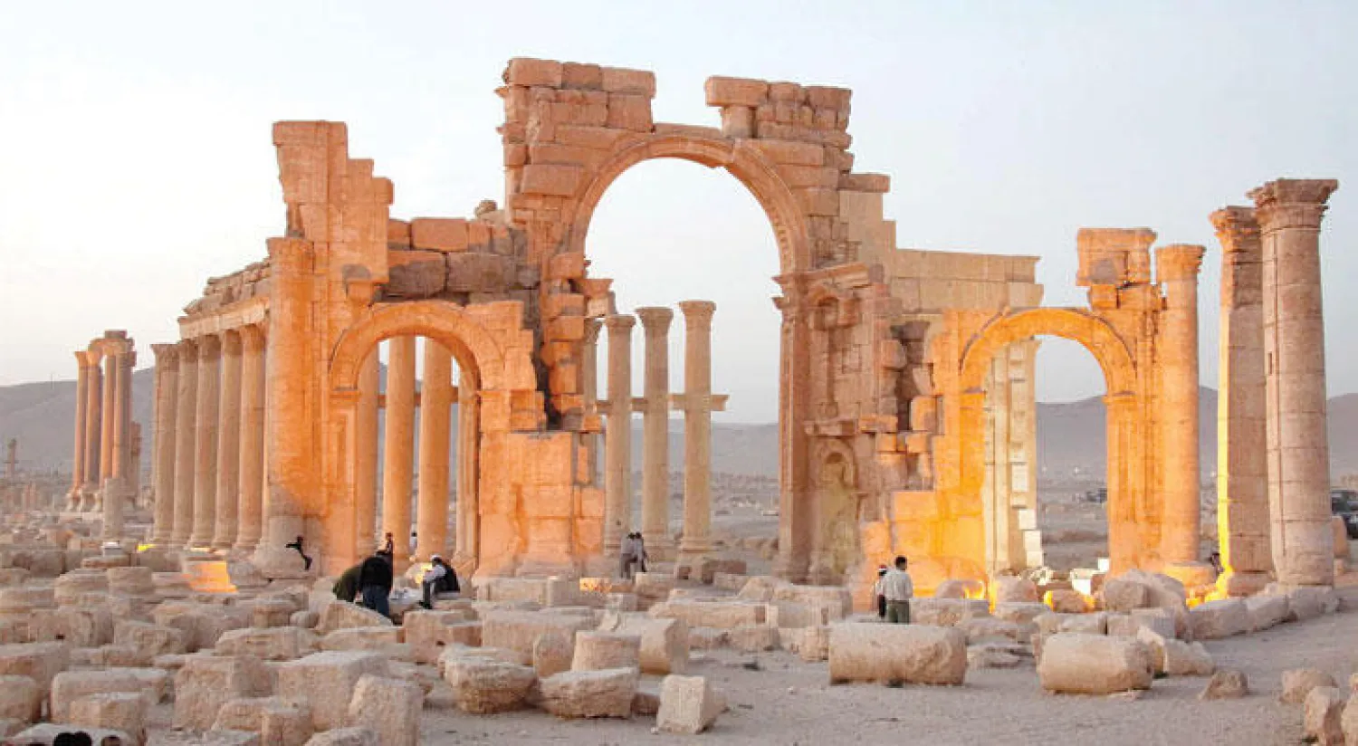 لجنة مشتركة تقيّم موقعاً استثمارياً للحجر الكلسي في تدمر