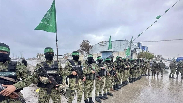 مصادر: حماس تبحث في القاهرة تجميد استخدام سلاحها مقابل ترتيبات أمنية وإدارية في غزة