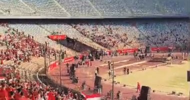 توافد الجمهور لحضور حفل تامر حسنى باستاد القاهرة