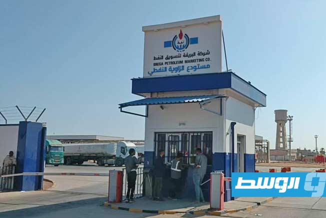 شركة البريقة تتسلم 20 سيارة إطفاء جديدة