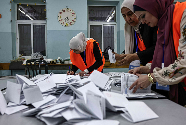 فوز 197 هيئة محلية بالتزكية في انتخابات فلسطين المحلية ونسبة الاقتراع 56%