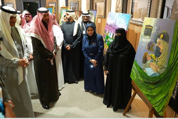 الفن التشكيلي يعبّر عن رمزية العَلم السعودي بمعرض "في حب الأخضر" بالرياض