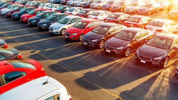 الزيادة تصل إلى 30%.. قفزة في أسعار السيارات بالتزامن مع توترات الحرب وارتفاع تكاليف الشحن