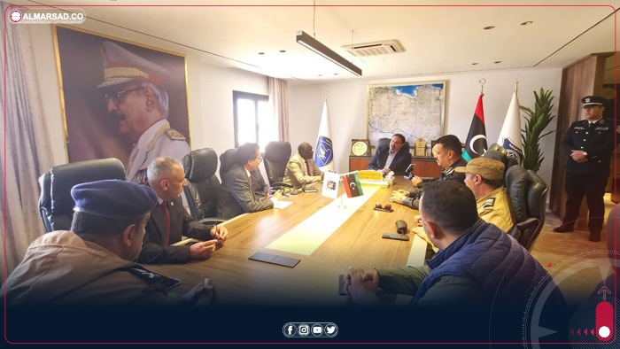 رئيس جهاز الهجرة غير الشرعية يبحث مع القنصل التشادي أوضاع الوافدين في ليبيا
