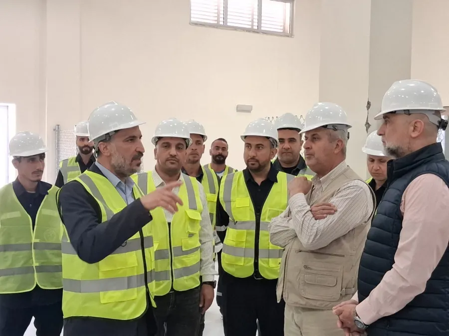 بالصور...الخرابشة والبطاينة يتفقدان مشروع محطة تحويل الزرقاء الصناعية