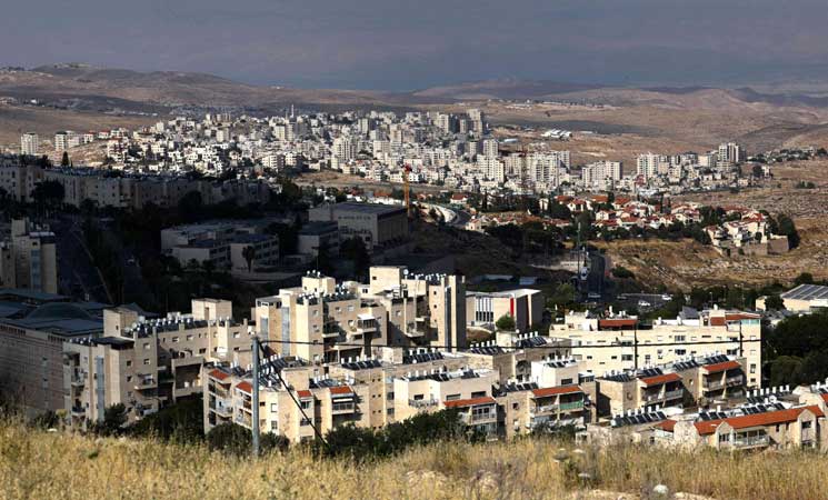 الكنيست يمنح عشرات المستوطنات في الضفة إعفاءات ضريبية