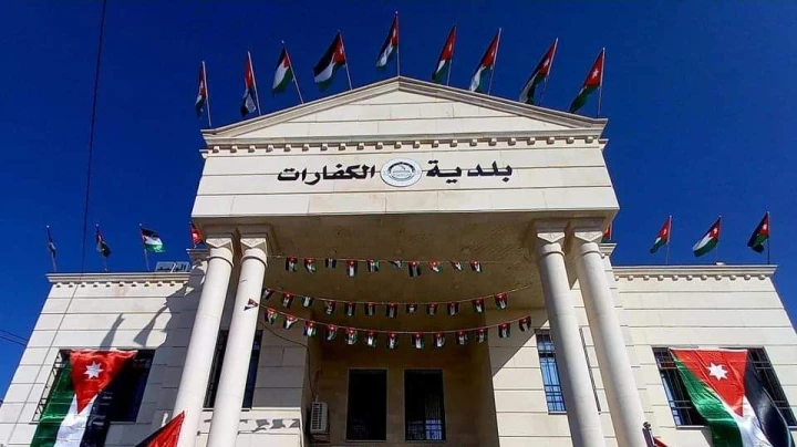 بلدية الكفارات تتعامل مع عشرات البلاغات وتكثّف حملاتها البيئية والصحية في العيد