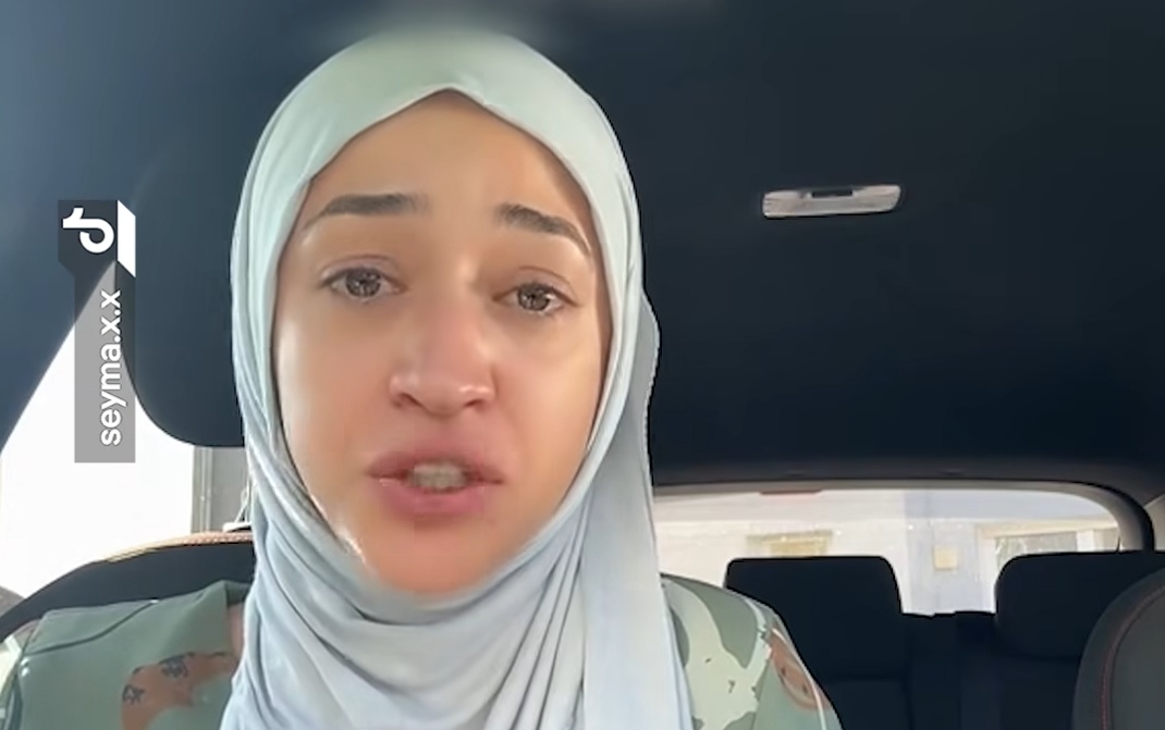 “تمنيت لو ابتلعتني الأرض” .. شابة محجبة في ألمانيا تتهم عاملة بمتجر ألماني بمعاملتها بشكل عنصري بعد اتهامها بالسرقة ! ( فيديو )