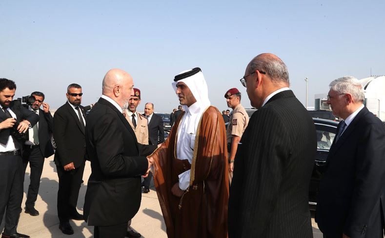 ‫ الرئيس العراقي يصل الدوحة لتقديم العزاء في فقيد الوطن الكبير