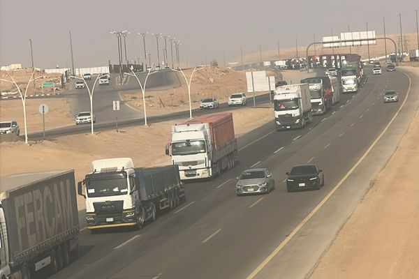 حركة الشاحنات عبر منافذ المملكة البرية تتجاوز 194 ألف شاحنة خلال 40 يوماً