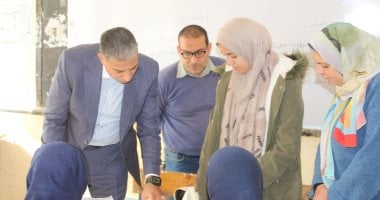 مدير تعليم الجيزة يفاجئ مدارس الحوامدية وأبو النمرس.. ويوجه بمتابعة نسب الحضور