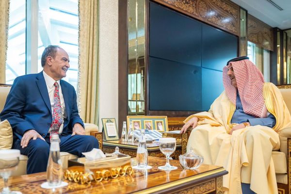 نائب وزير الداخلية المُكلف يستقبل رئيس لجنة الأخوة الأردنية السعودية