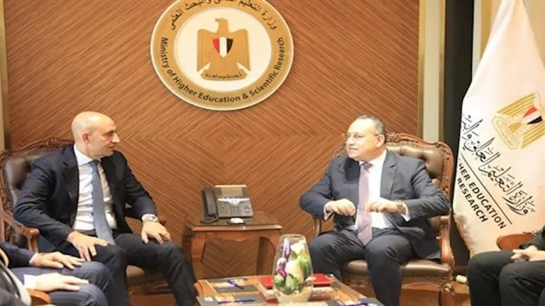 عبد اللطيف وقنصوة يزوران معهد كوزون المصري الياباني ويشيدان بدوره في ر