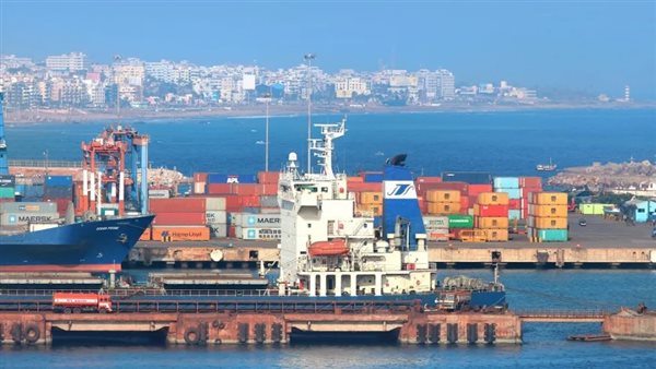 الجيش الأمريكي يعلن عرقلة 27 سفينة حاولت الدخول أو الخروج من موانئ إيران