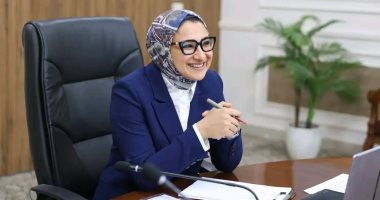 محافظ الوادي الجديد تبحث خطة التوسع في مشروعات إنتاج الطاقة الشمسية