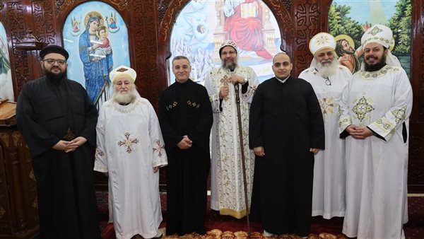 الأنبا بقطر يرسم دياكونيين جدد للخدمة في إيبارشية ديرمواس