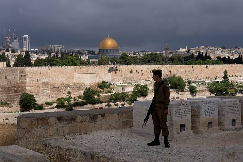 ‫  الاحتلال يسعى لمنع رفع الأذان بالقدس والداخل الفلسطيني