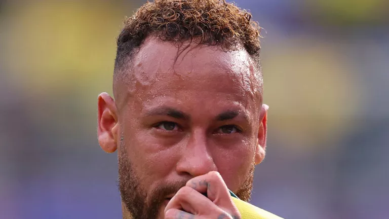 بعد الخروج من المونديال.. نيمار يعلن نهاية مشواره مع منتخب البرازيل