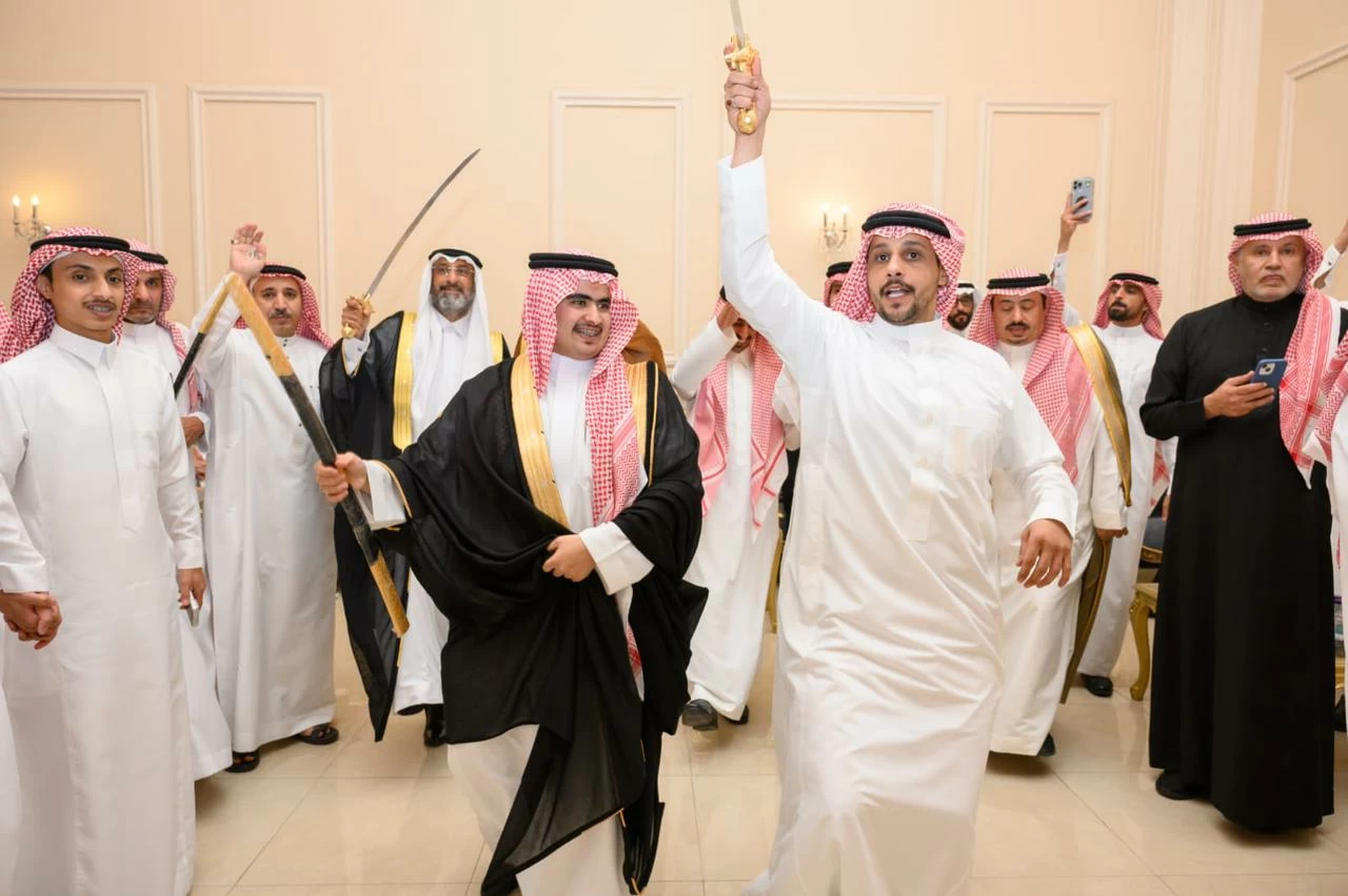 الزميل الزهراني يحتفل بزواج ابنه