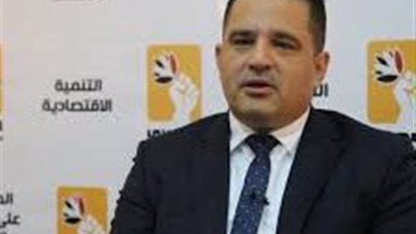 برلماني يتقدم بطلب إحاطة بشأن استثناء بعض الفئات من حافز المعلمين