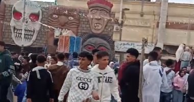 توافد المعيدين على حديقة صنعاء بكفر الشيخ لقضاء أول أيام عيد الفطر