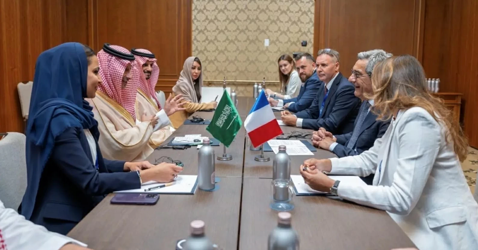 السعودية وفرنسا توقّعان برنامج عمل مشترك لتعزيز التعاون السياحي
