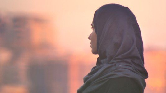 الهند: ولاية كارناتاكا تلغي رسميًا حظر الحجاب في المؤسسات التعليمية