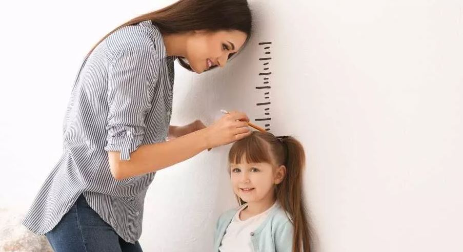 لا تستهينوا بقصر قامة الفتيات... "تيرنر" مرض نادر يتهدد طفولتهن !