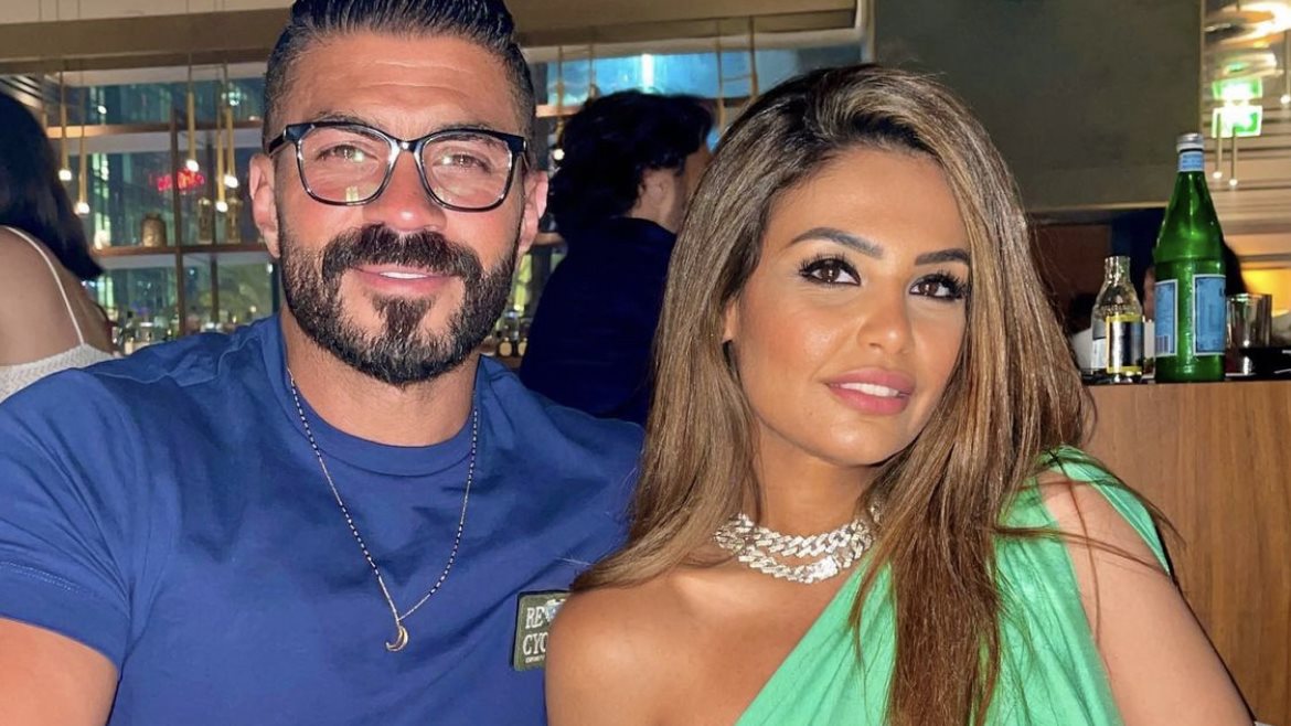 فستان لافت.. زوجة خالد سليم تخطف الأنظار في أحدث ظهور