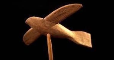 مقتنيات المتحف المصرى.. نموذج لطائر من خشب الجميز